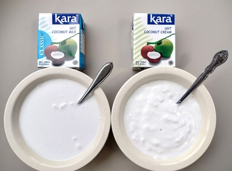 ココナッツ粉のクレープと砂糖不使用のジャムのレシピ